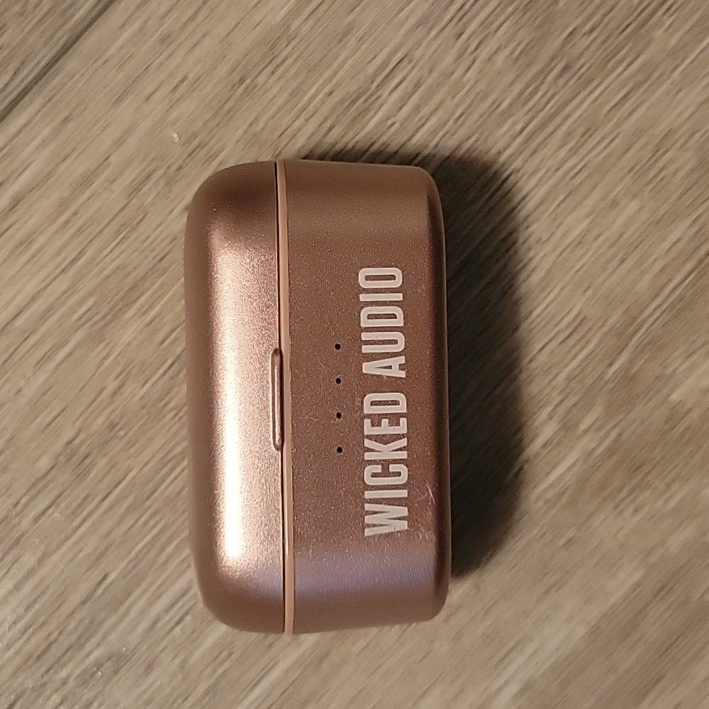 Bluetooth earbuds